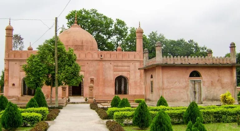 Hazrat Shah Niyamatullahs Shrine Hazrat Shah Niyamatullahs Shrine