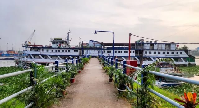 Mary Anderson Floating Restaurant