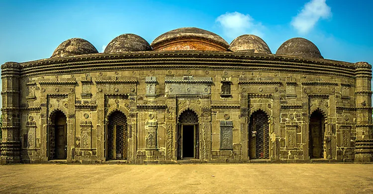 Chhota Sona Mosque, Chapainawabganj – A complete travel guide to this historic small golden mosque