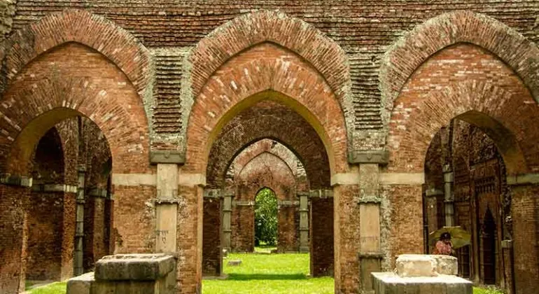 Darasbari Mosque, Chapainawabganj – Complete History, Architecture and Travel Guide