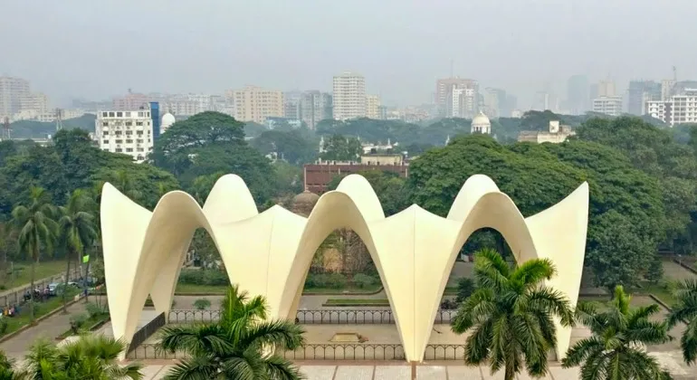 তিন নেতার সমাধিসৌধ